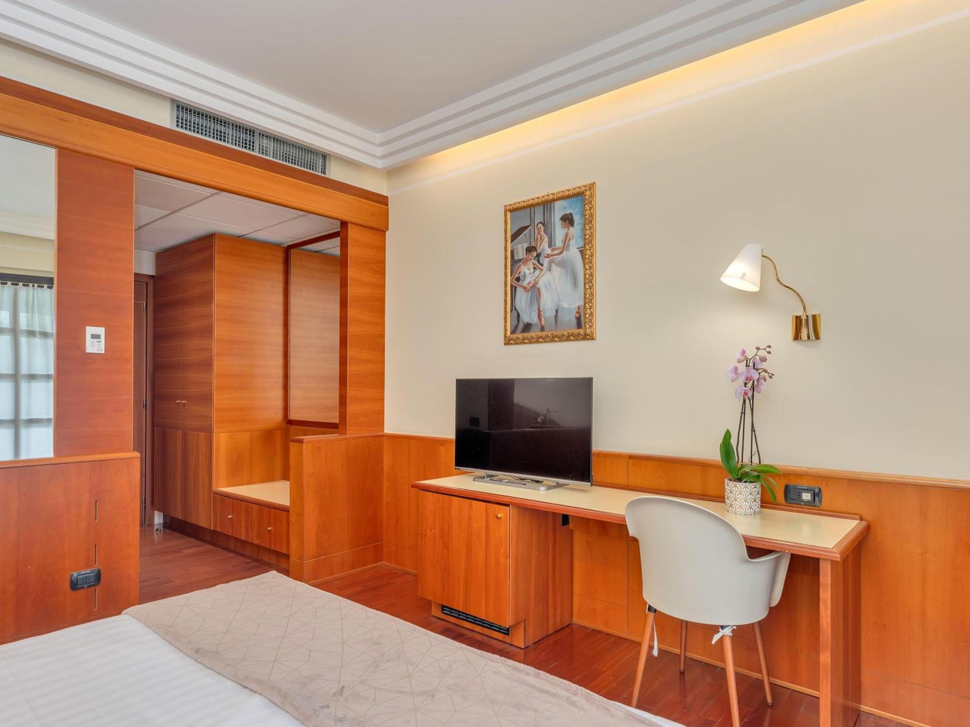 B&B Hotels Hotel Prestige Ornago Екстериор снимка