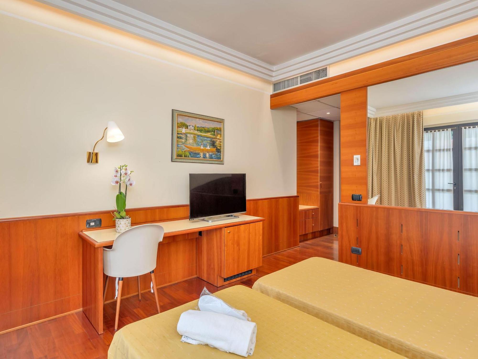 B&B Hotels Hotel Prestige Ornago Екстериор снимка