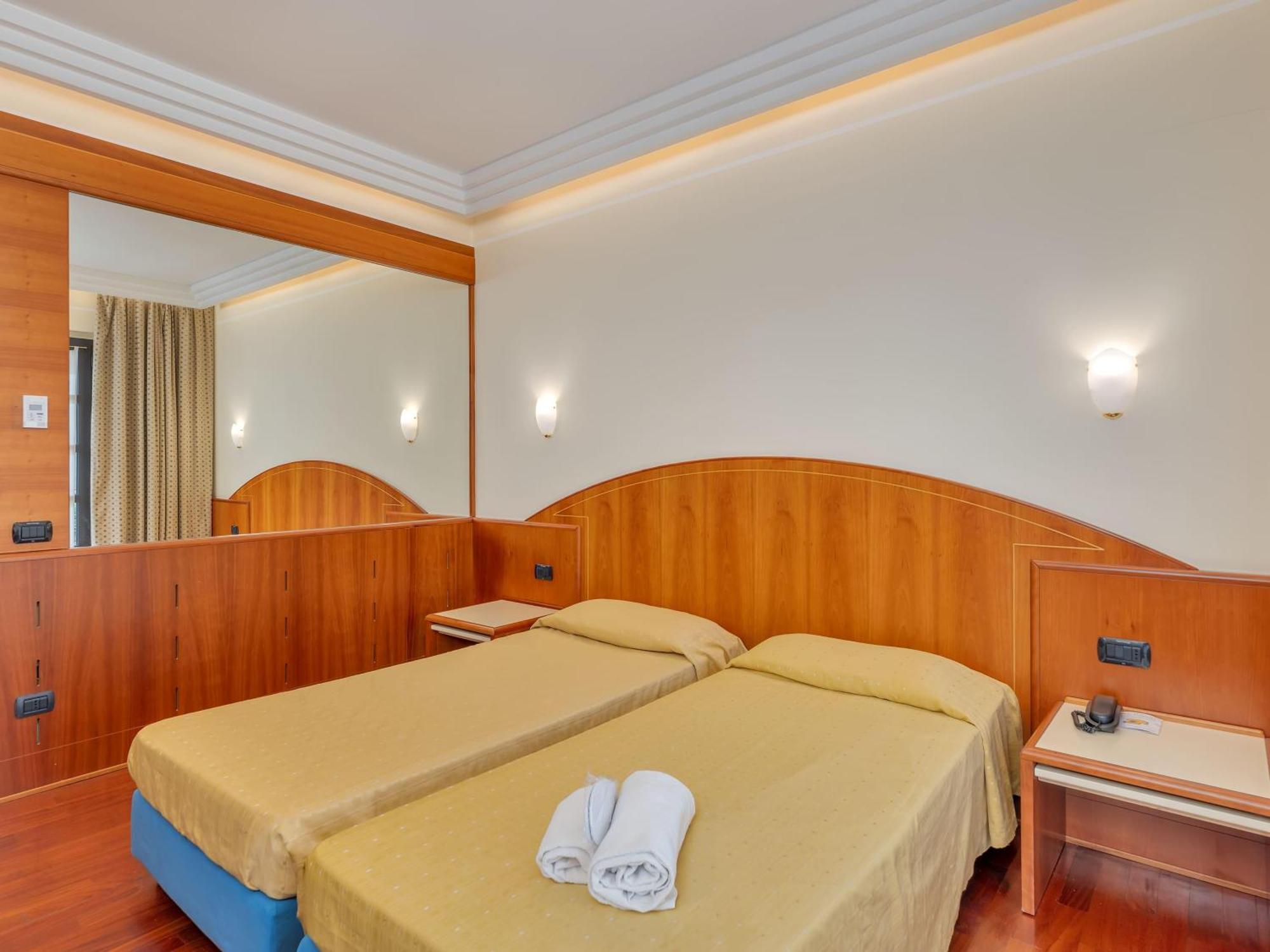 B&B Hotels Hotel Prestige Ornago Екстериор снимка