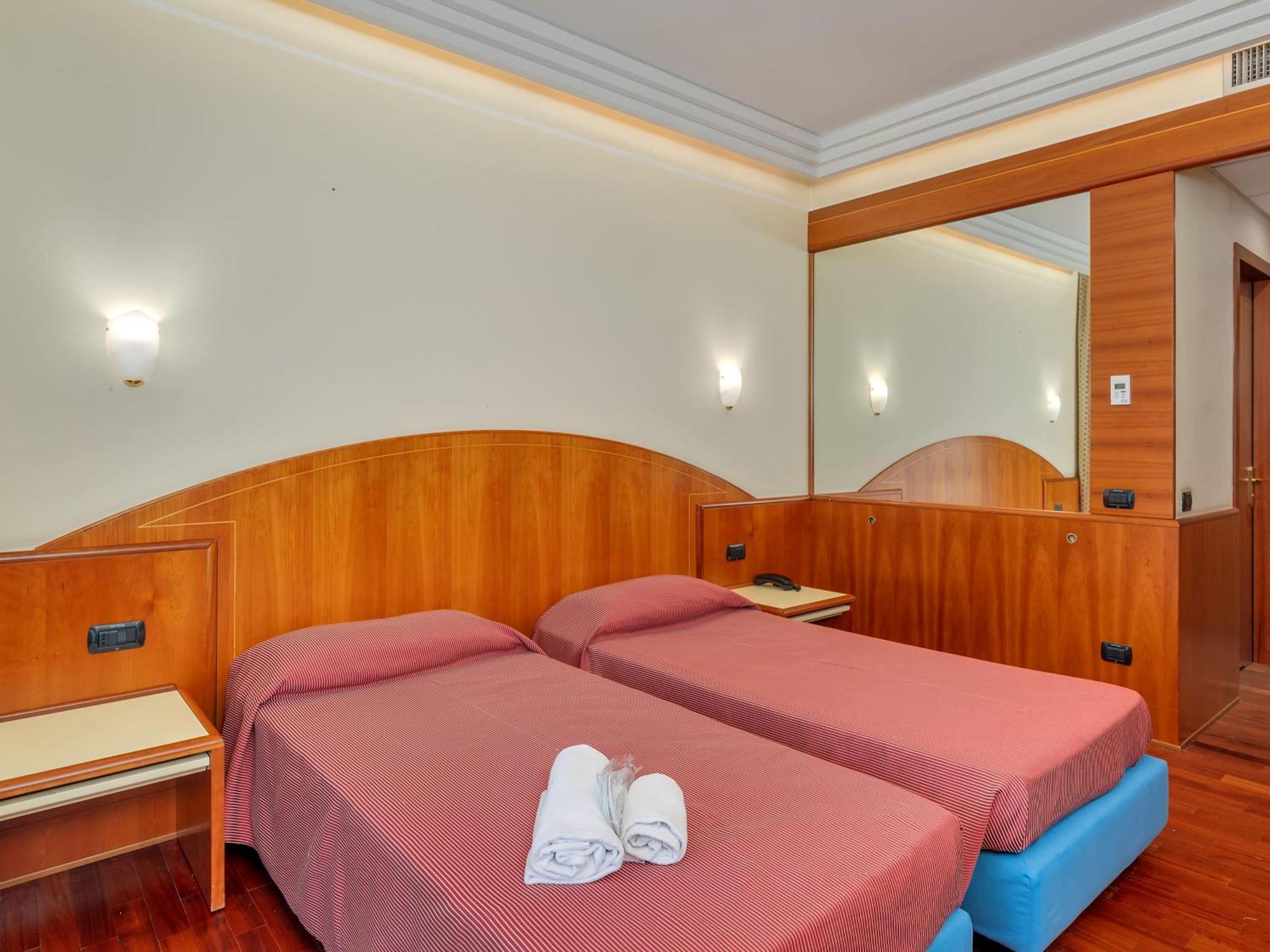 B&B Hotels Hotel Prestige Ornago Екстериор снимка