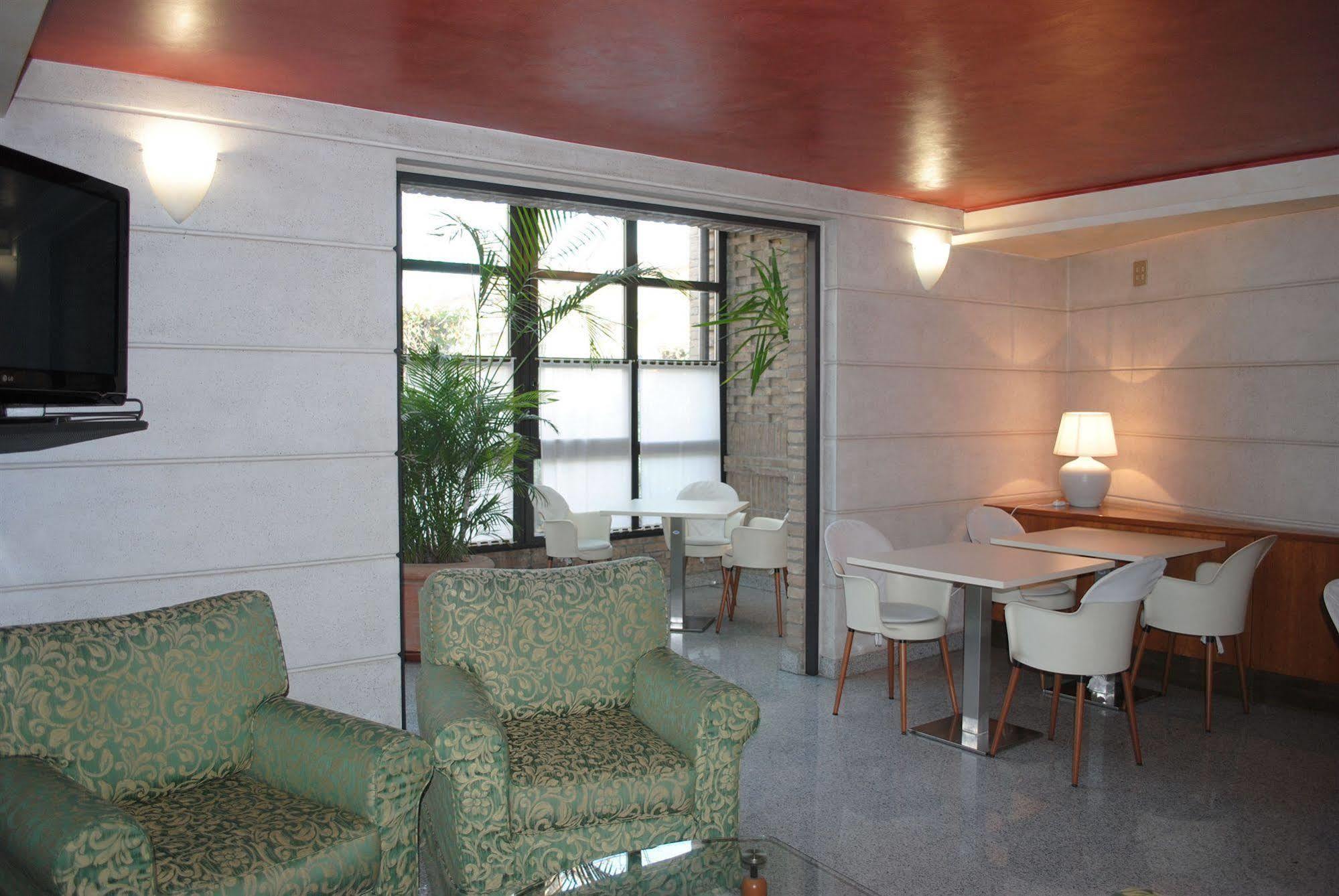 B&B Hotels Hotel Prestige Ornago Екстериор снимка